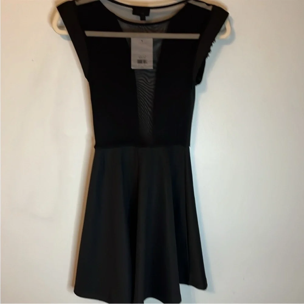 NWT Topshop Black Cocktail Dress Fit Flare
Embellished Jewels Cap Sleeve Size 4 - Picture 8 of 15